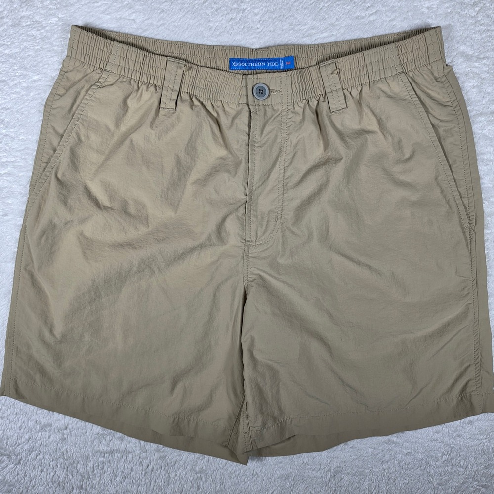NEW Southern Tide 31162 Mens M Beige Nylon Elastic Waist Performance Shorts